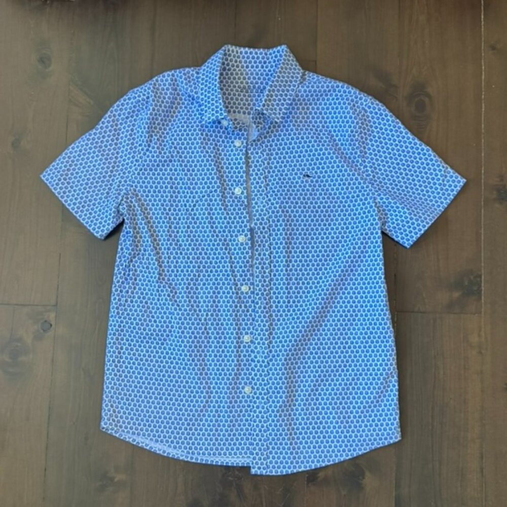 Like New Boys Vineyard Vines Blue Button Down size L (16)